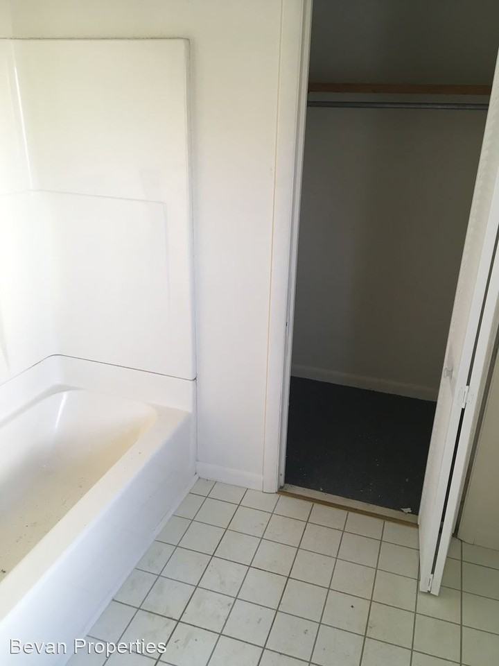 307 Kinder Ave - Photo 2 of 12