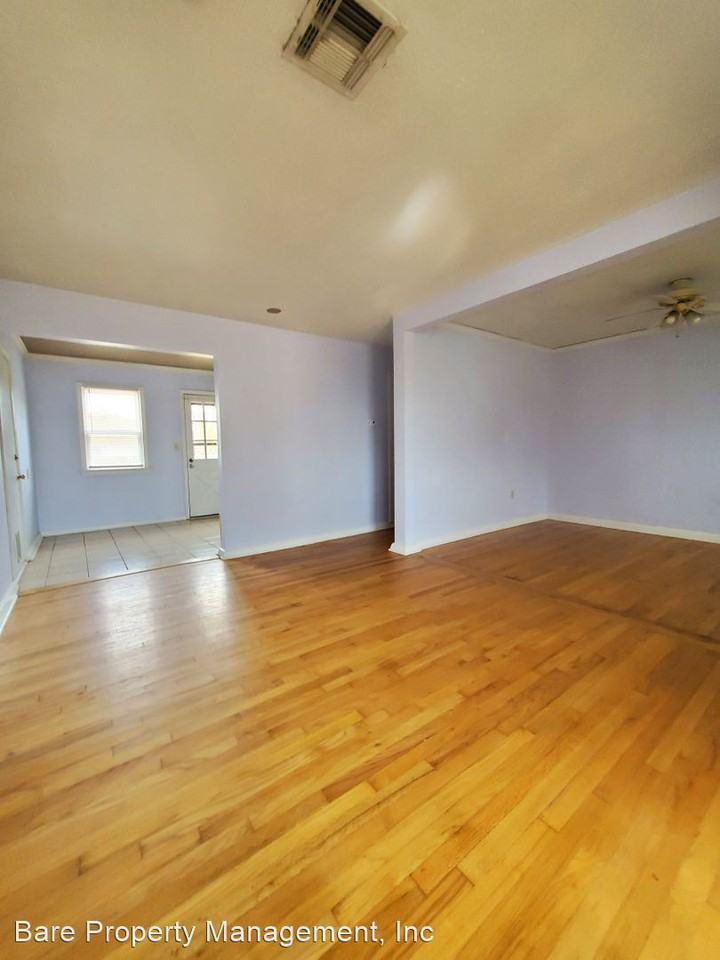 805 N Cockrel Ave - Photo 3 of 8