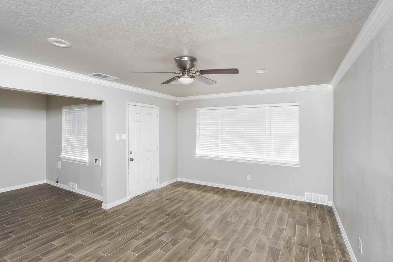 2315 Quinto Dr - Photo 3 of 14