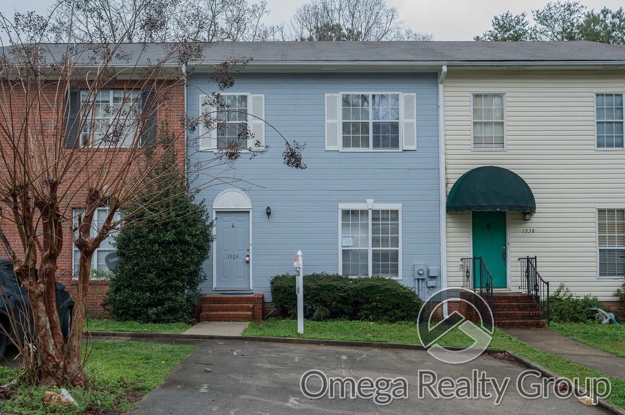 1934 Live Oak Trce - Photo 2 of 46
