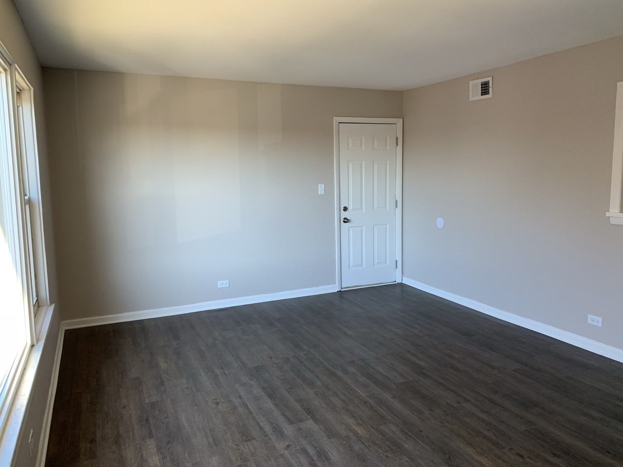 4225 Forest Ave - Photo 3 of 13