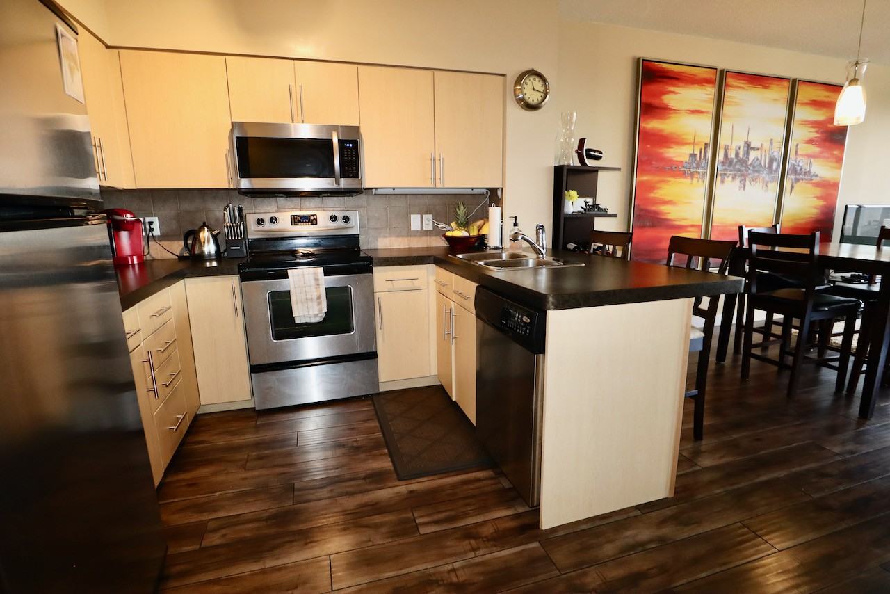 2510 104 St Nw - Photo 3 of 28
