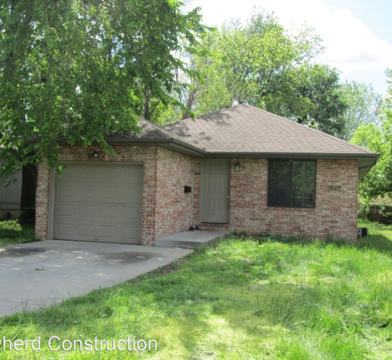 1627 N Hillcrest Ave Springfield Mo 65802 3 Bedroom Apartment For Rent Padmapper