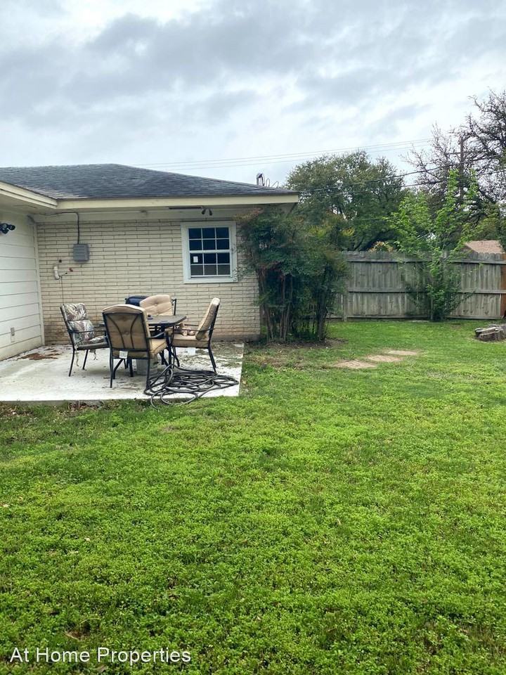 2501 Morris Ln - Photo 2 of 49