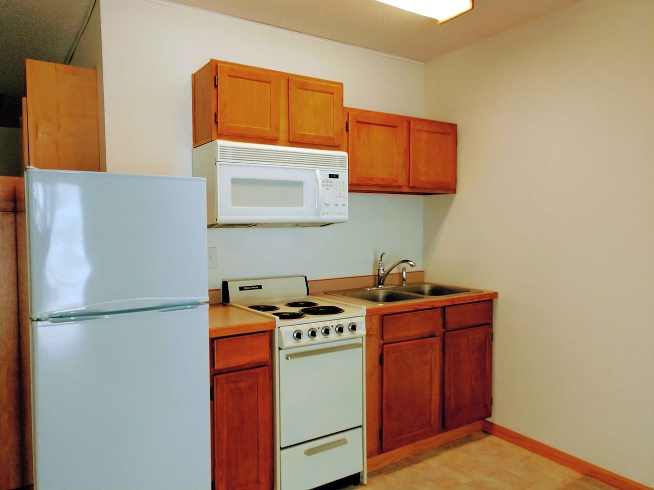 6925 100th Ave Se - Photo 2 of 6