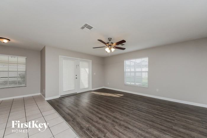 224 Quiet Oak Ct - Photo 2 of 15