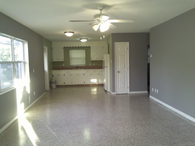 2418 North Links Avenue - Photo 2 of 20