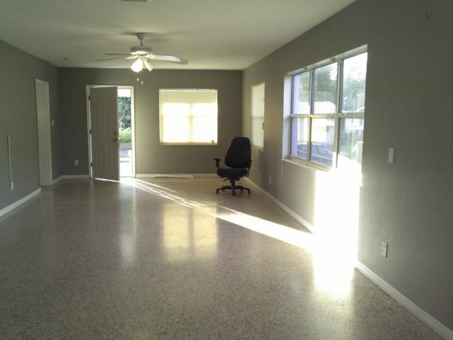 2418 North Links Avenue - Photo 3 of 20