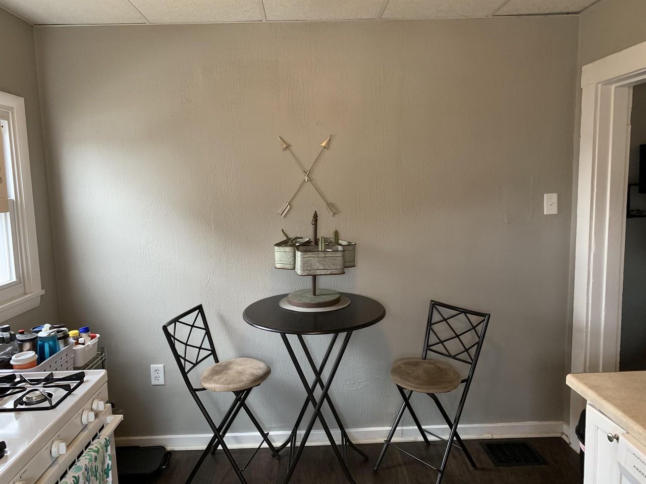 216 W 2nd St #1 - Photo 4 of 15