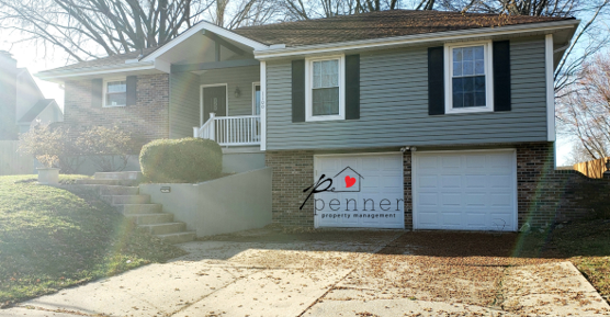 1100 Northwest Oakridge Drive - Photo 2 of 19