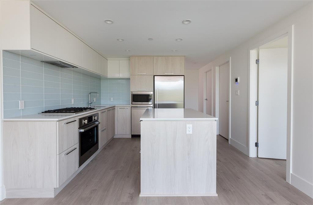 680 Seylynn Crescent #1601 - Photo 6 of 12