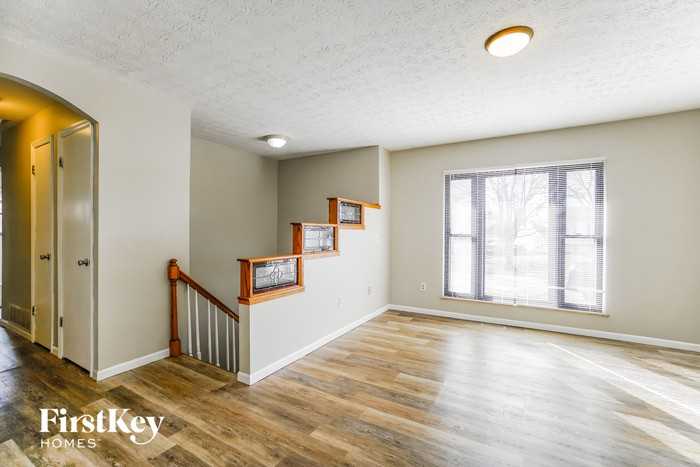 5292 Grandon Dr - Photo 3 of 15