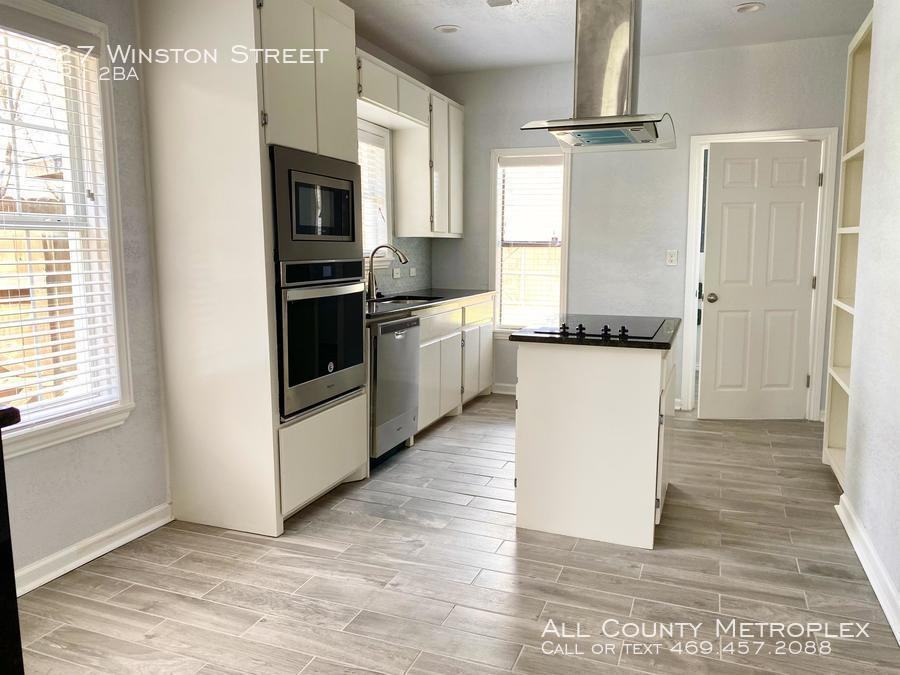 627 Winston St - Photo 3 of 15