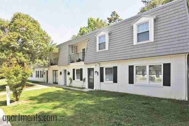 Kings Arms Apartments - Photo 3 of 12