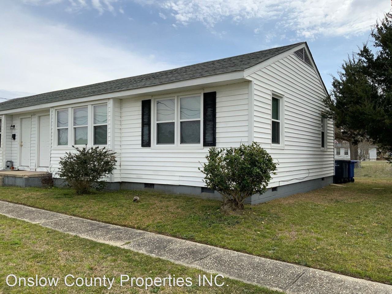 332 Starling St - Photo 2 of 11