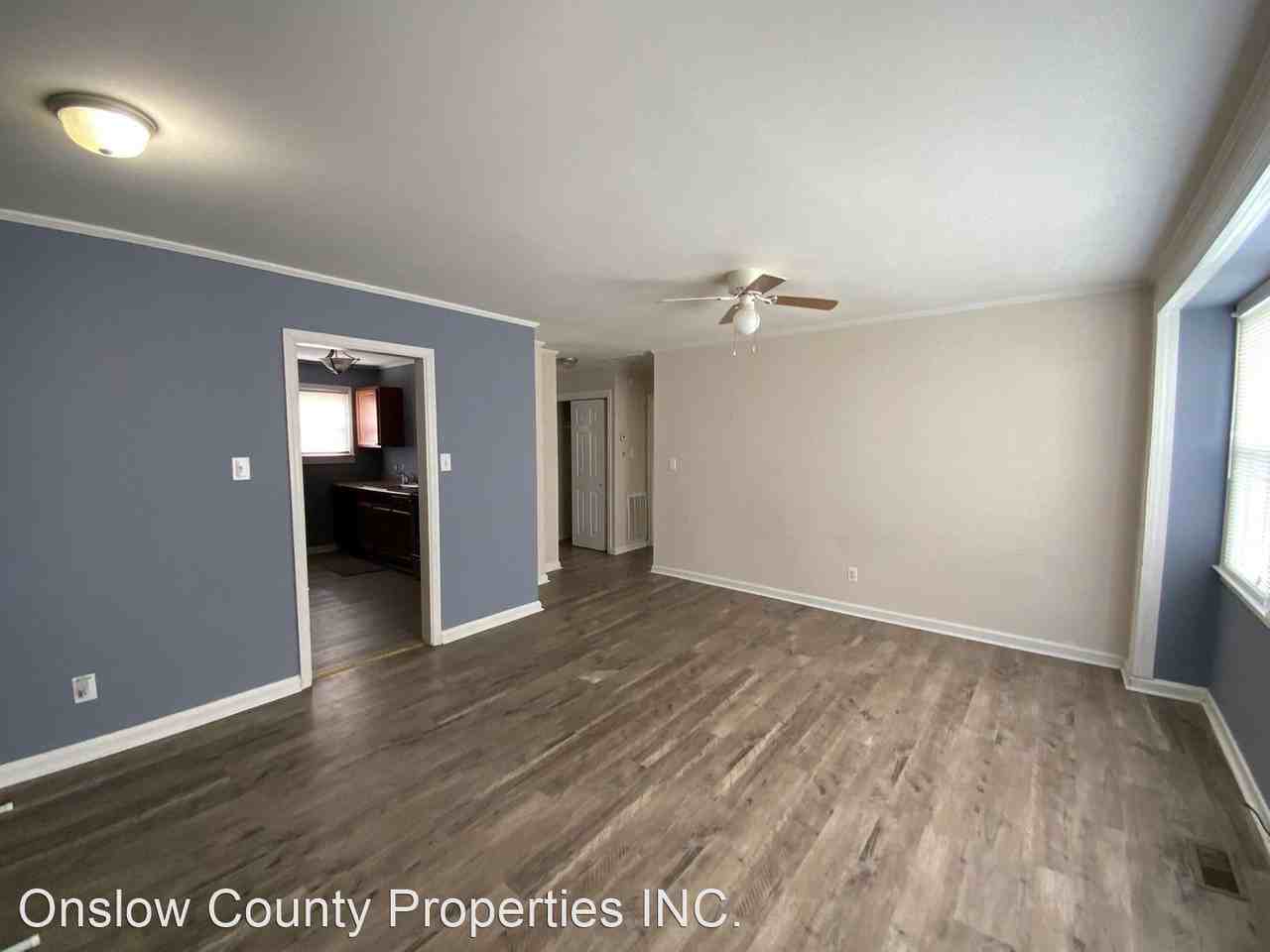332 Starling St - Photo 3 of 11