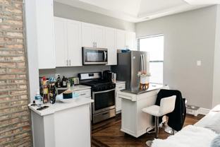 4541 S Prairie Ave #4N - Photo 1 of 1