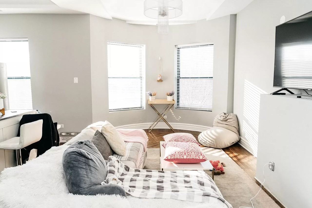 4541 S Prairie Ave #4N - Photo 3 of 15