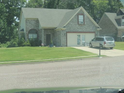 180 Elsberry St - Photo 2 of 18