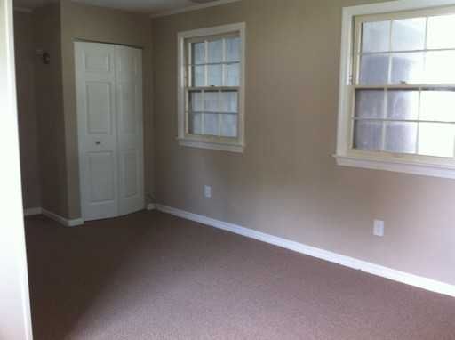 3119 Joseph Ave - Photo 3 of 9