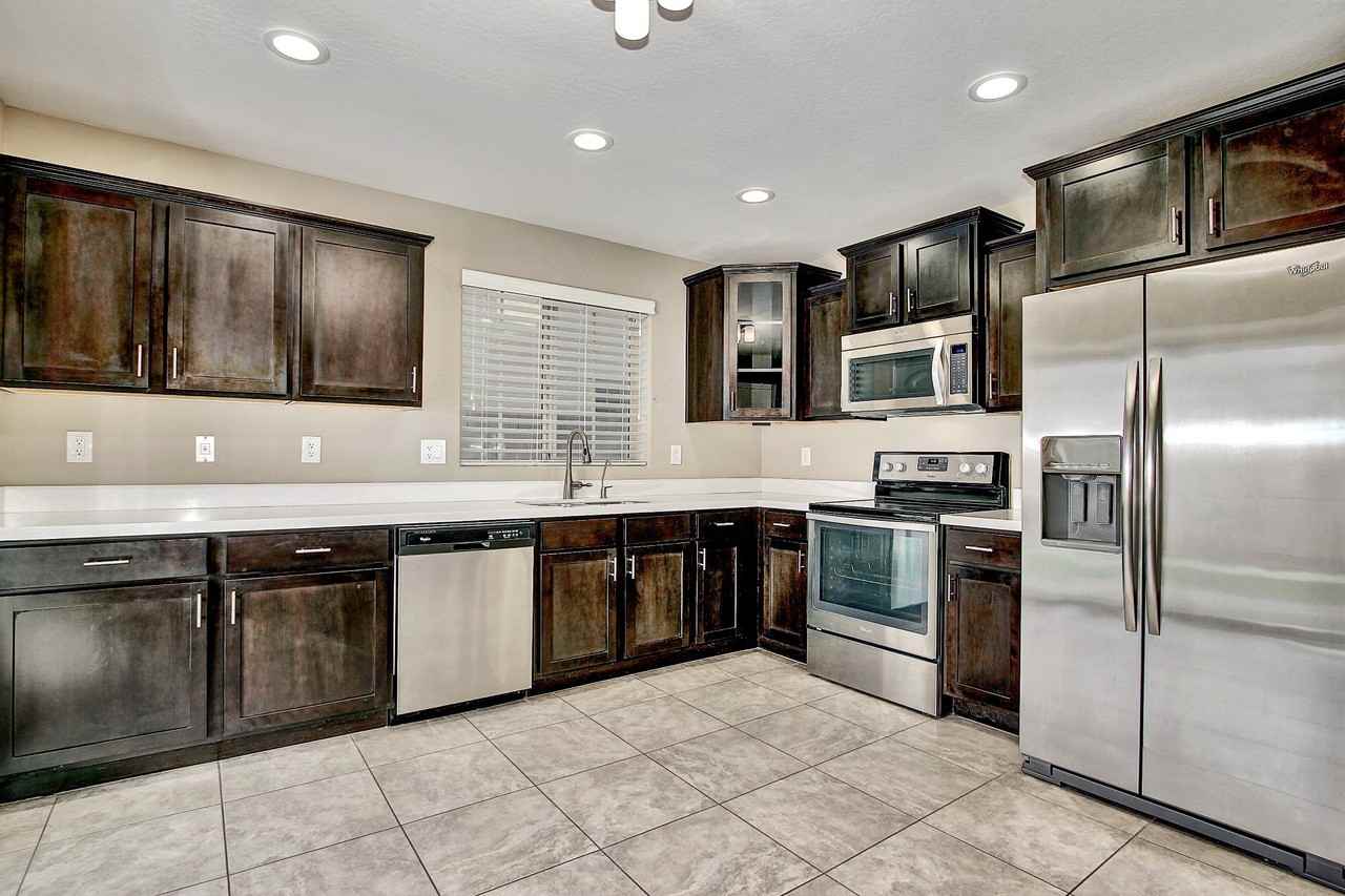 2558 E Boston St - Photo 2 of 33