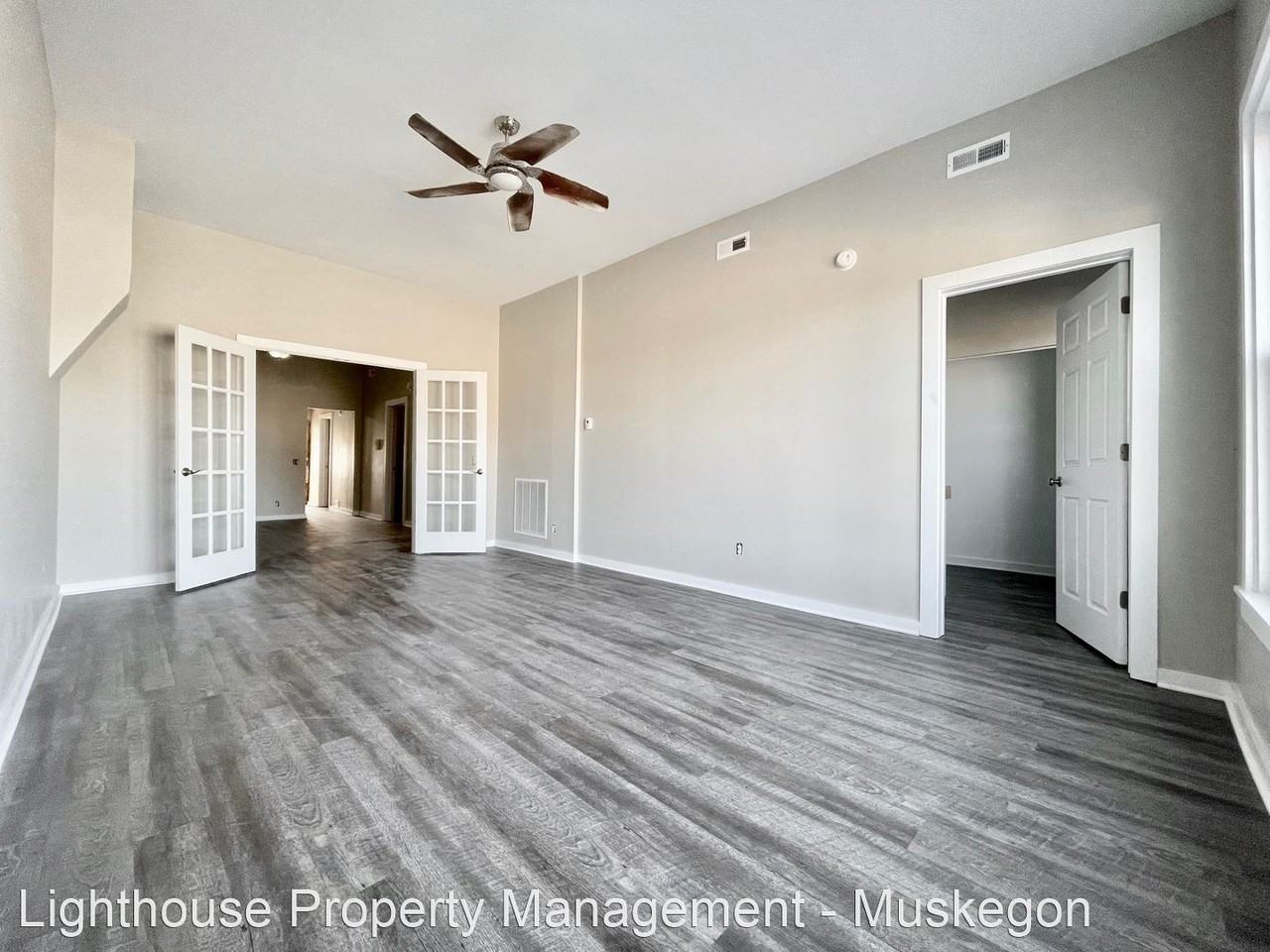 1125 3rd St - Photo 3 of 4