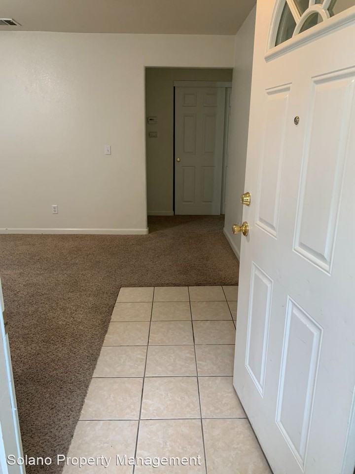 607 E. Monte Vista Ave. - Photo 2 of 11