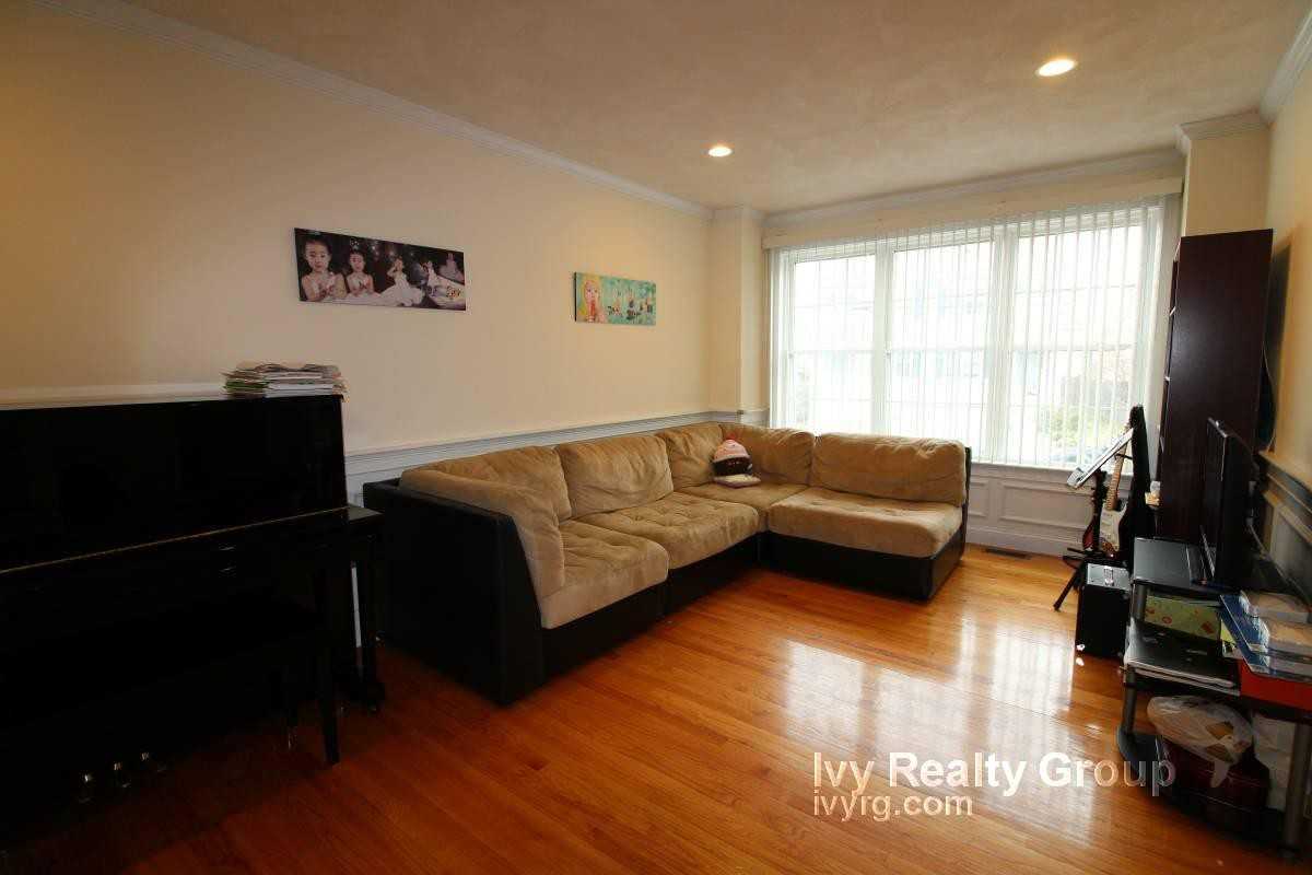 100 4th St - Photo 2 of 22