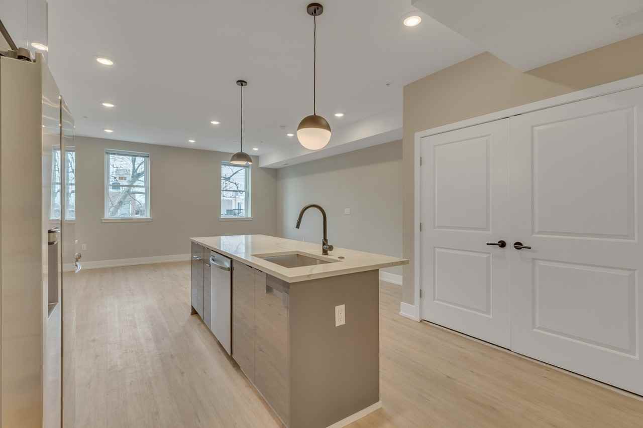 933 N 29th St - Photo 2 of 12