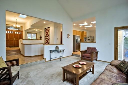 1233 2nd Ave - Photo 3 of 9