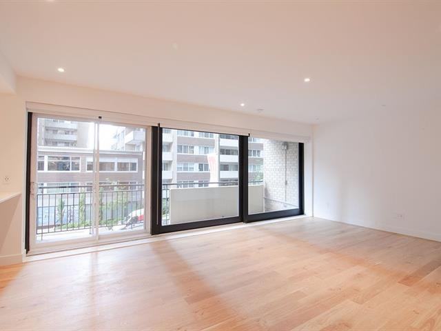 3535 Drummond - Photo 4 of 12