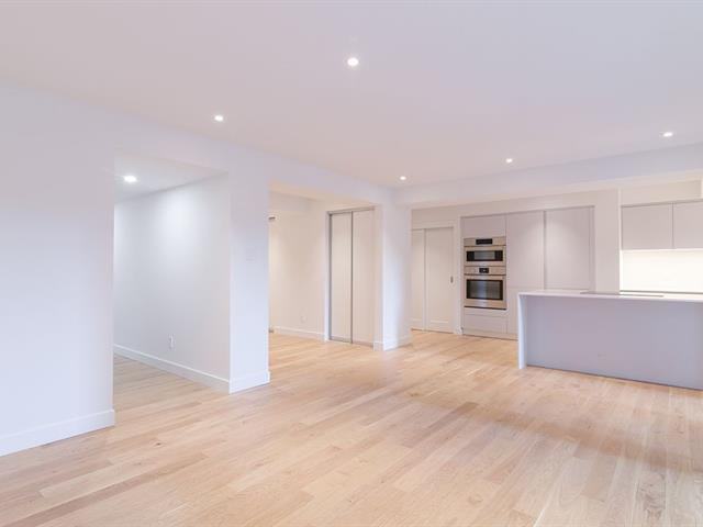 3535 Drummond - Photo 5 of 12