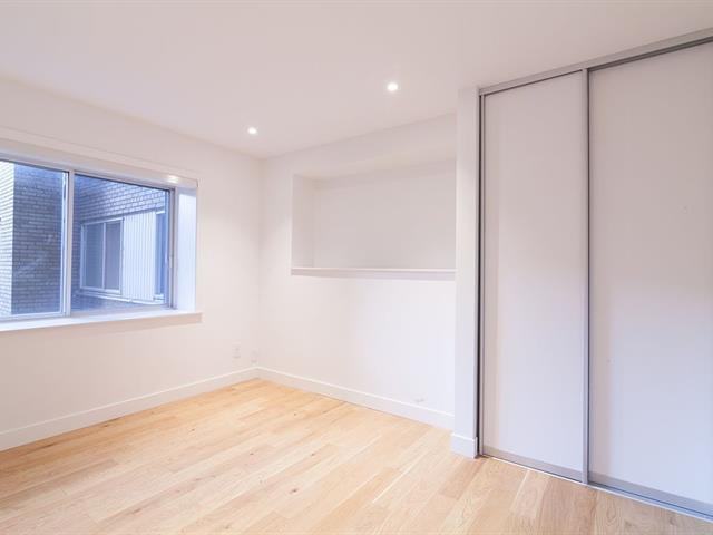 3535 Drummond - Photo 6 of 12