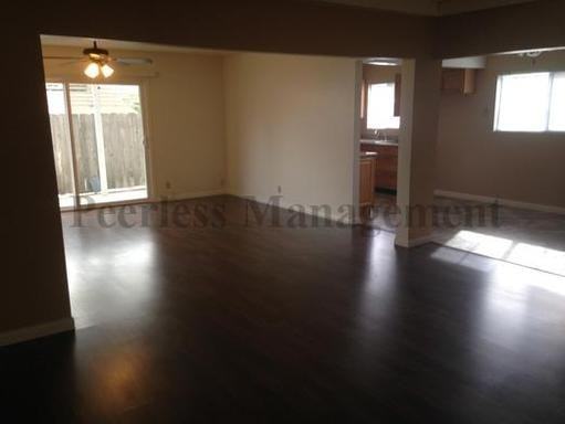 1627 Oleander Ave - Photo 2 of 10