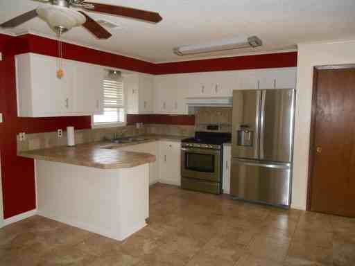 704 Cloverleaf Blvd - Photo 2 of 6