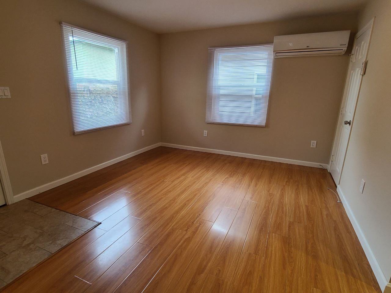 1421 Rock Glen Avenue - Photo 3 of 11