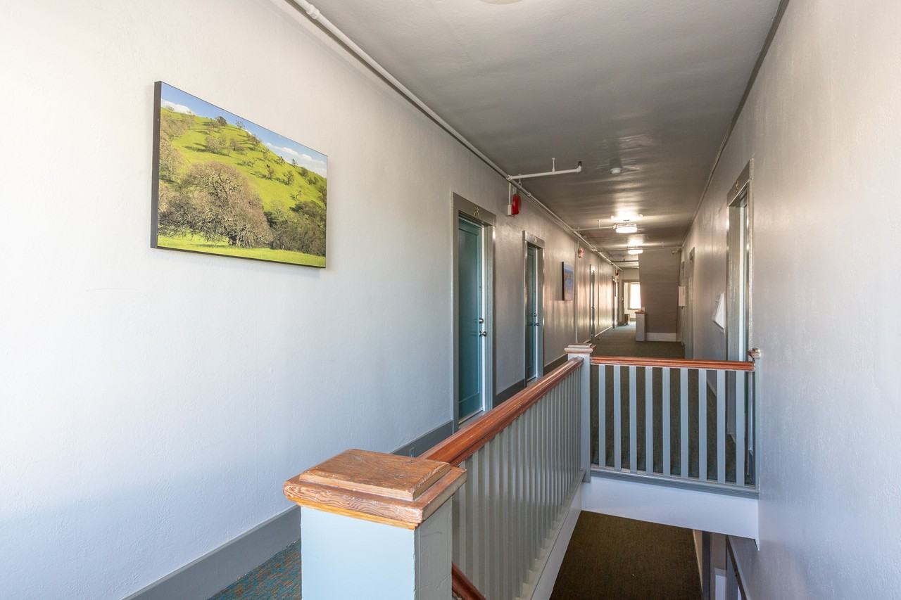 646 16th St - Photo 4 of 21