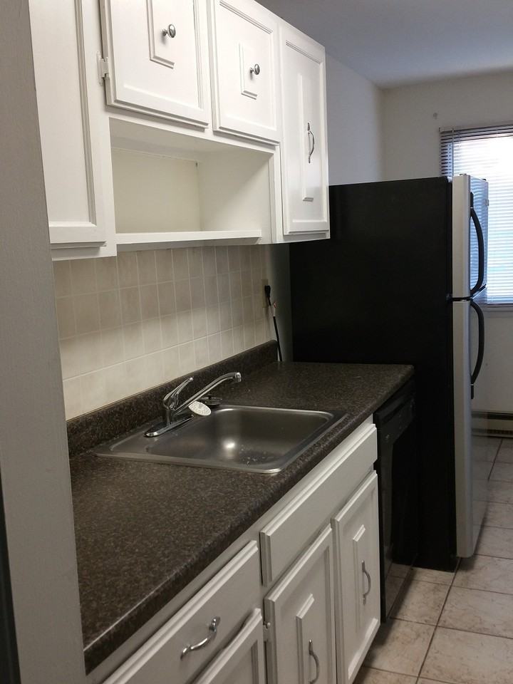 10 Pine Ct #10 - Photo 3 of 19