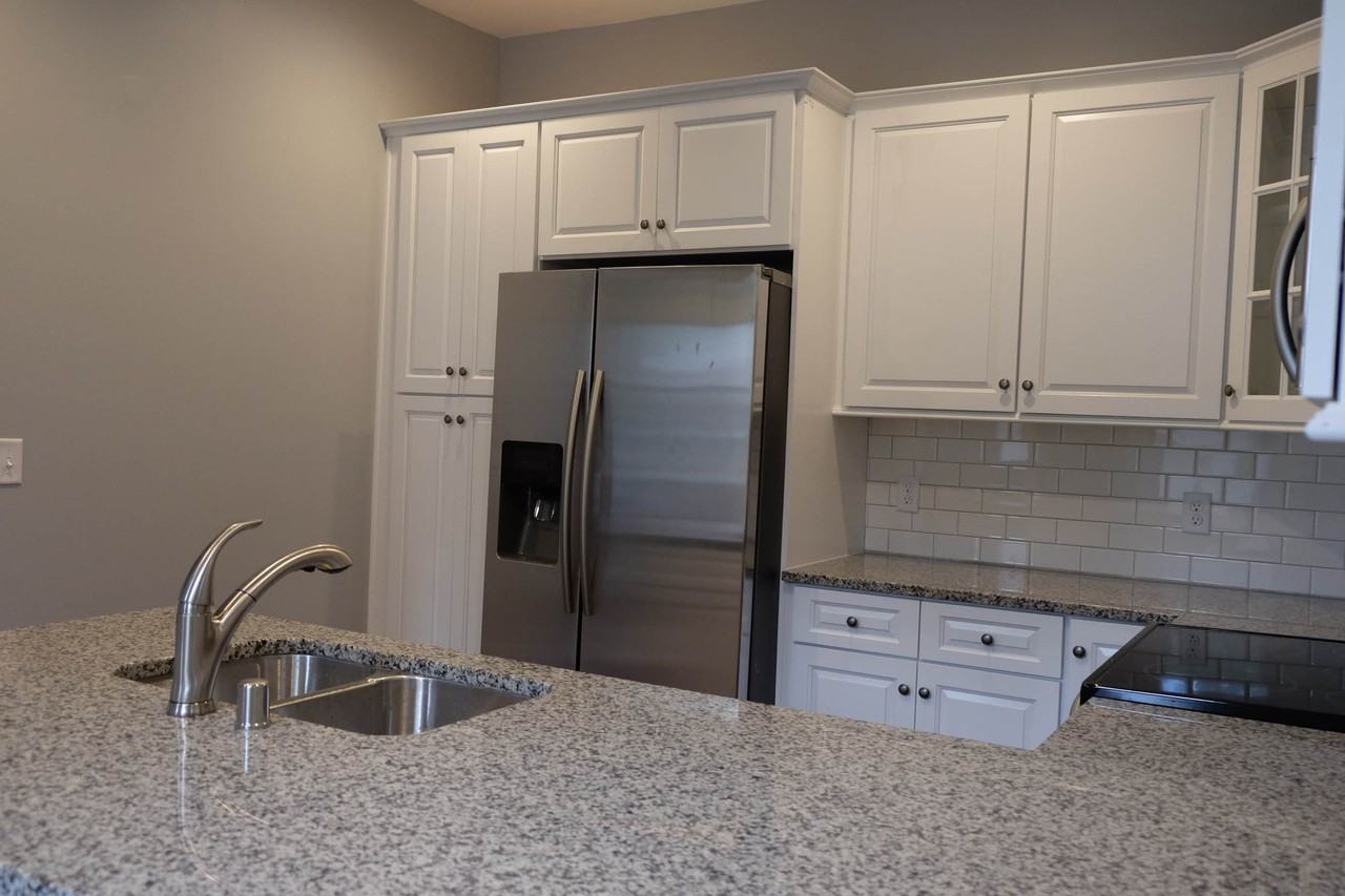 512 W 31st St #512 - Photo 3 of 20