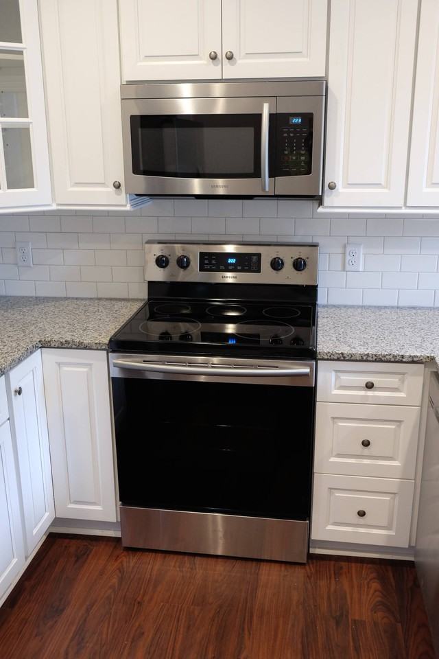 512 W 31st St #512 - Photo 4 of 20