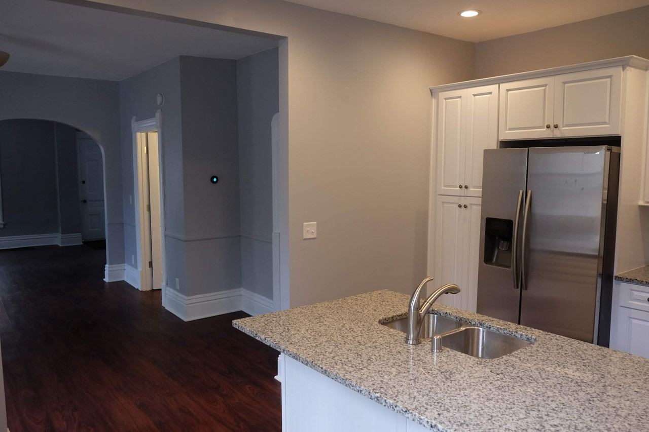 512 W 31st St #512 - Photo 5 of 20