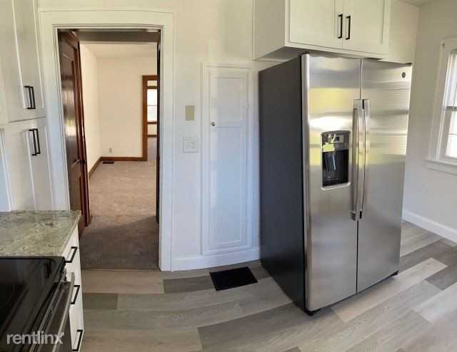 168 W North Broadway St - Photo 2 of 9