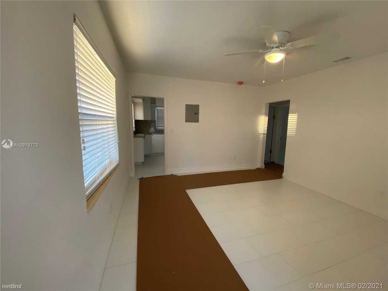 2833 Sw 38th Ave - Photo 2 of 19