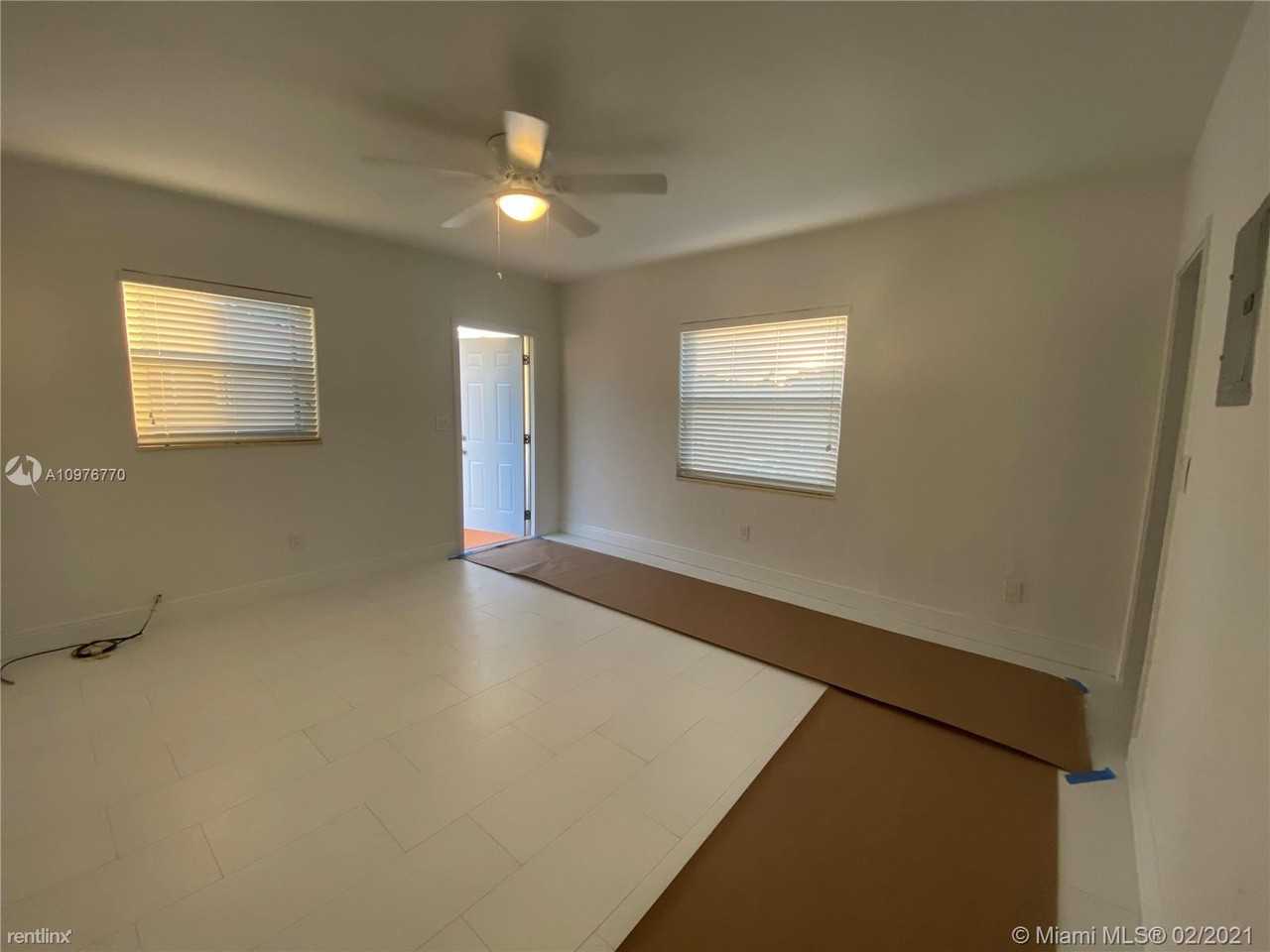 2833 Sw 38th Ave - Photo 3 of 19