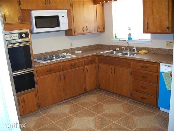 1108 Shady Ln - Photo 2 of 6