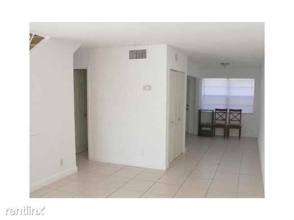 4605 NW 9th Dr #4606 - Photo 2 of 10