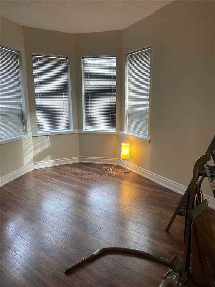 94 Beverley St - Photo 2 of 8