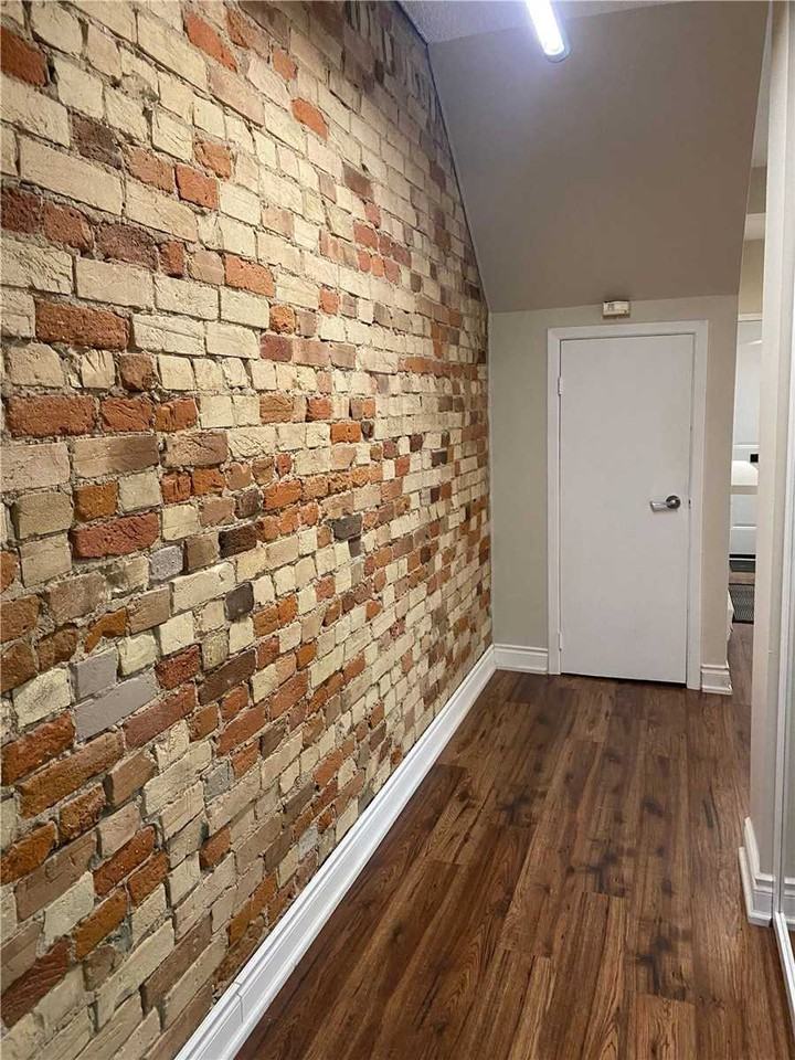 94 Beverley St - Photo 3 of 8