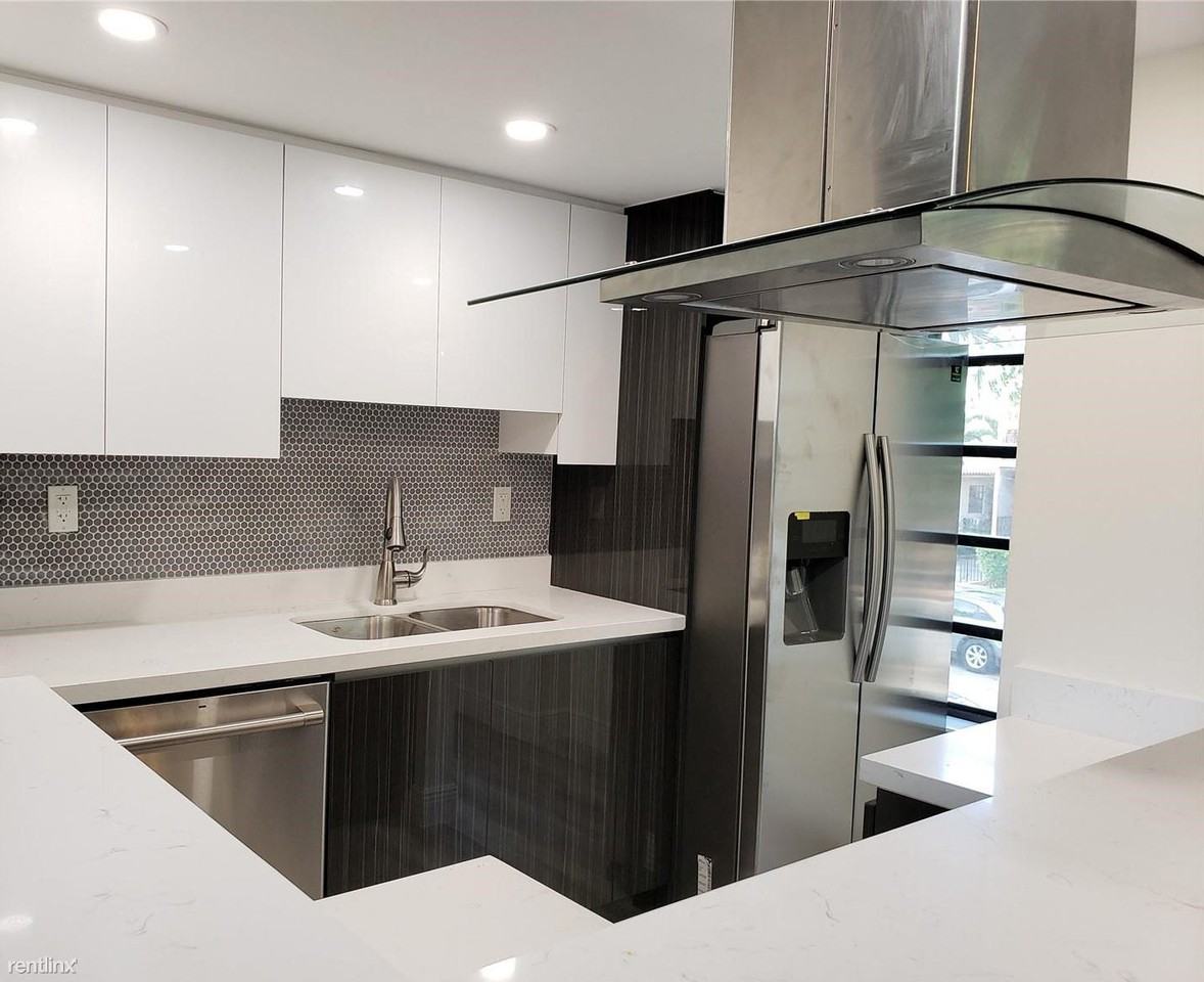 235 Antilla Ave #8