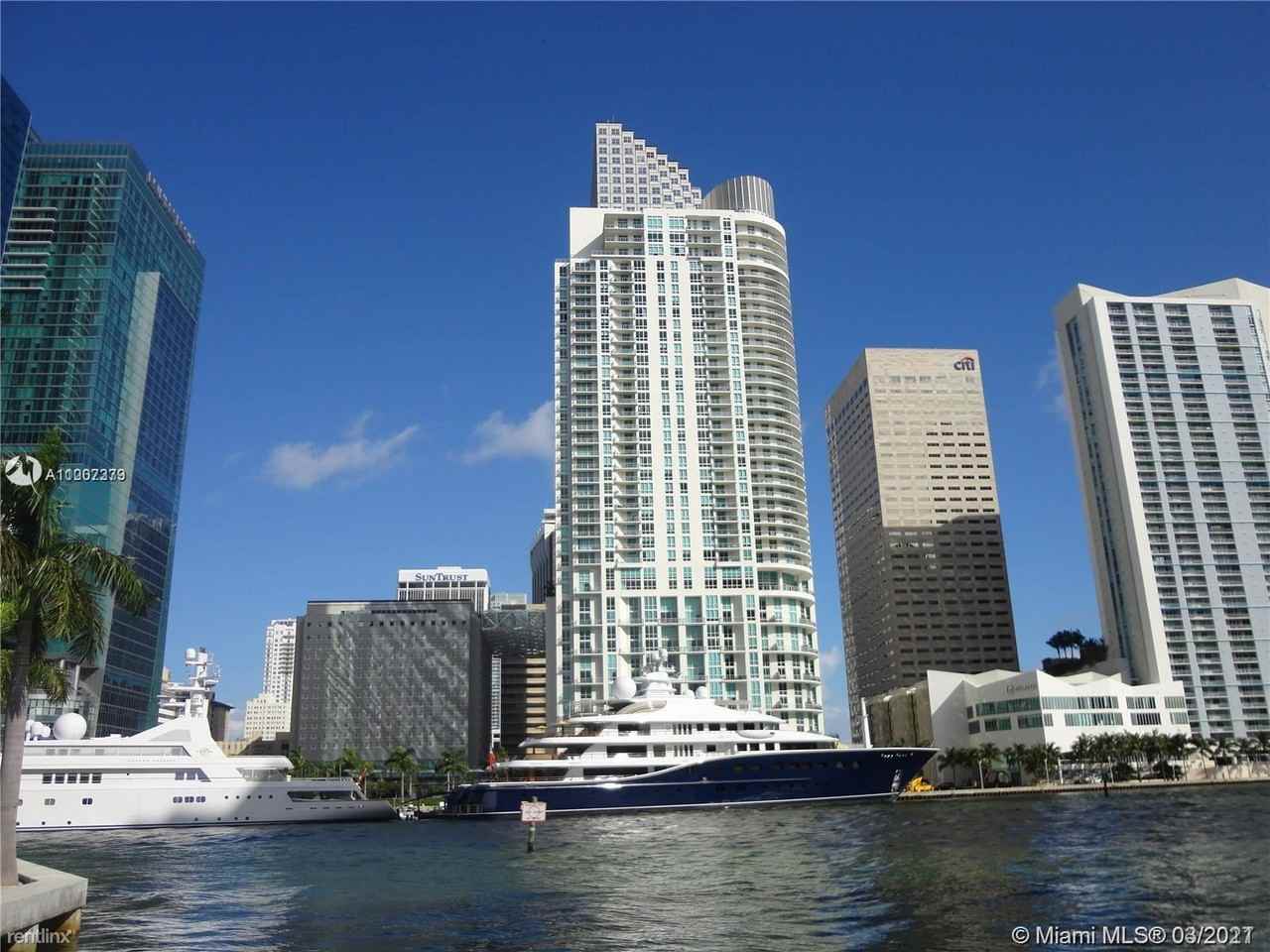 300 S Biscayne Blvd - Photo 2 of 9